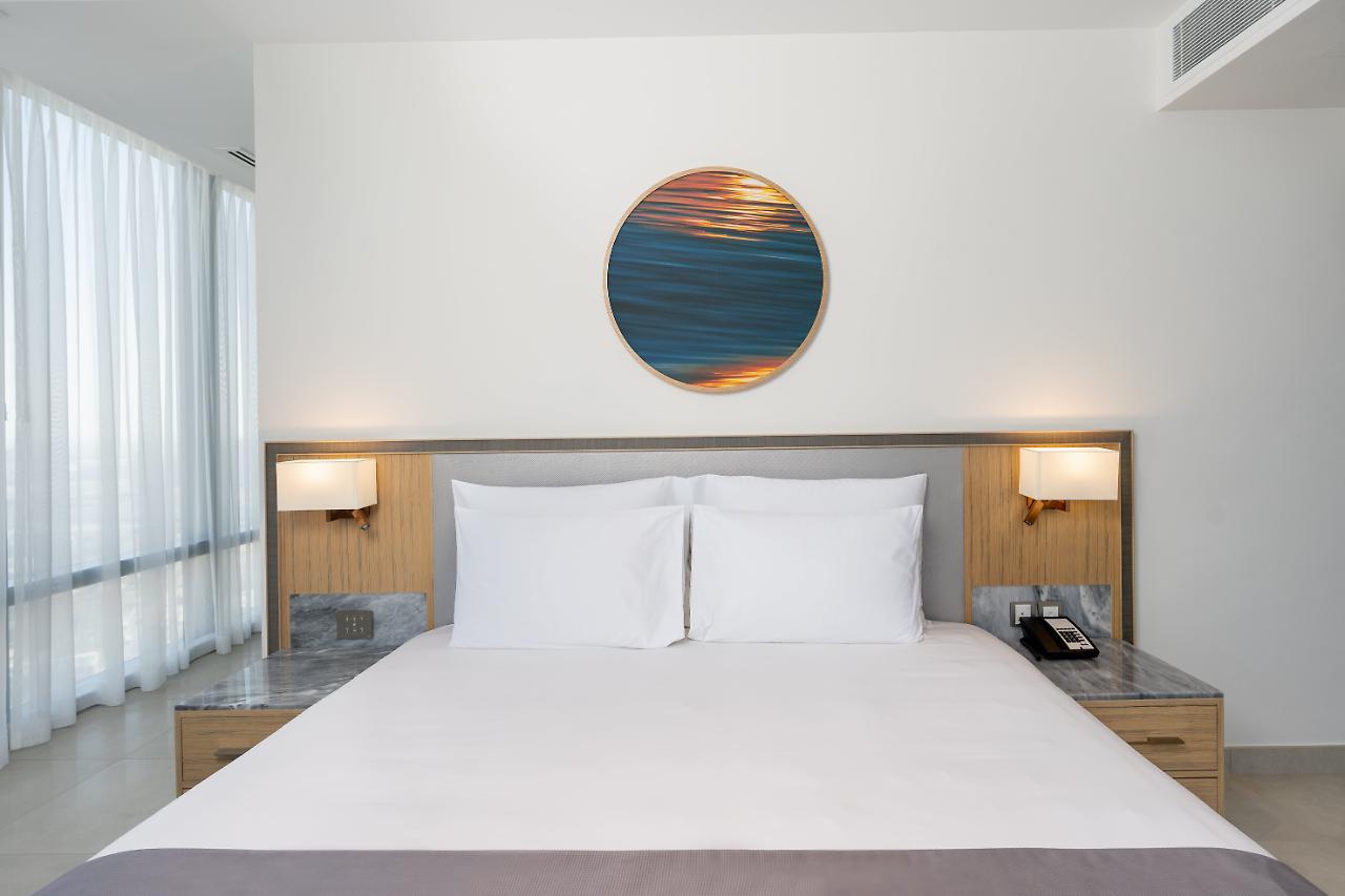 The First Collection Dubai Jumeirah Village Circle, A Tribute Portfolio Hotel Exterior foto "The sea is my mirror"