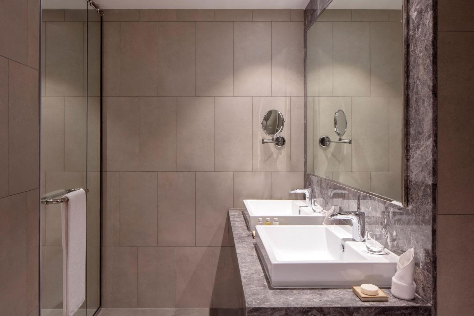 The First Collection Dubai Jumeirah Village Circle, A Tribute Portfolio Hotel Exterior foto Bathroom