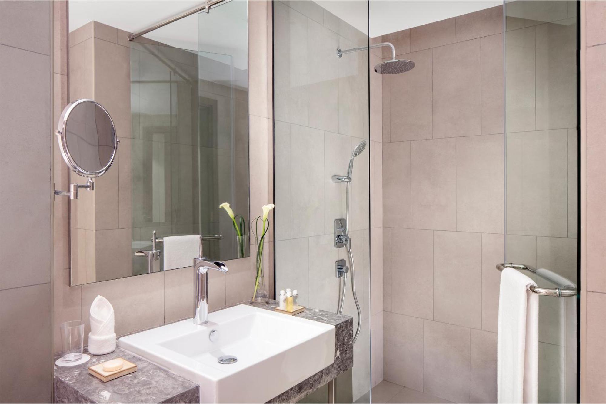The First Collection Dubai Jumeirah Village Circle, A Tribute Portfolio Hotel Exterior foto Bathroom